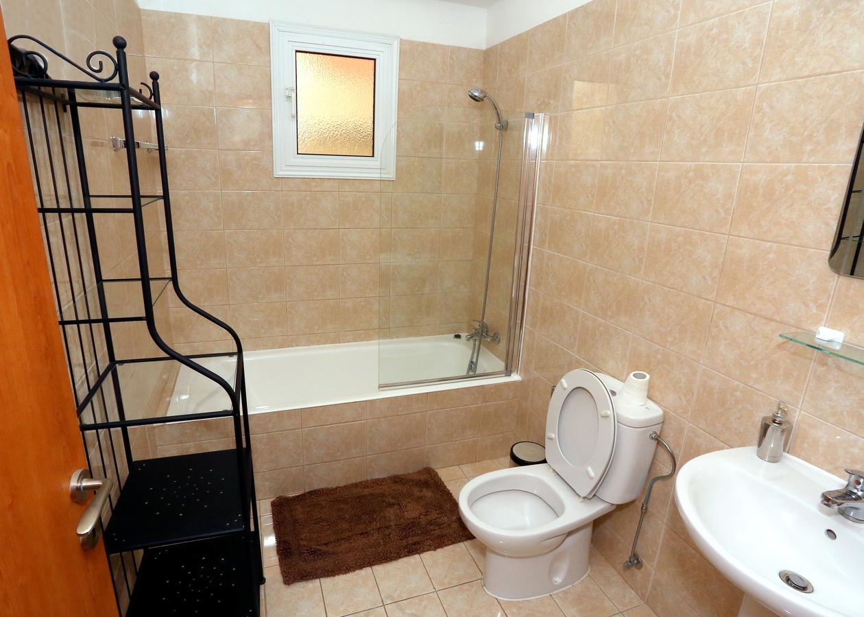Penelope Court Apartment 102 ลาร์นาคา ภายนอก รูปภาพ