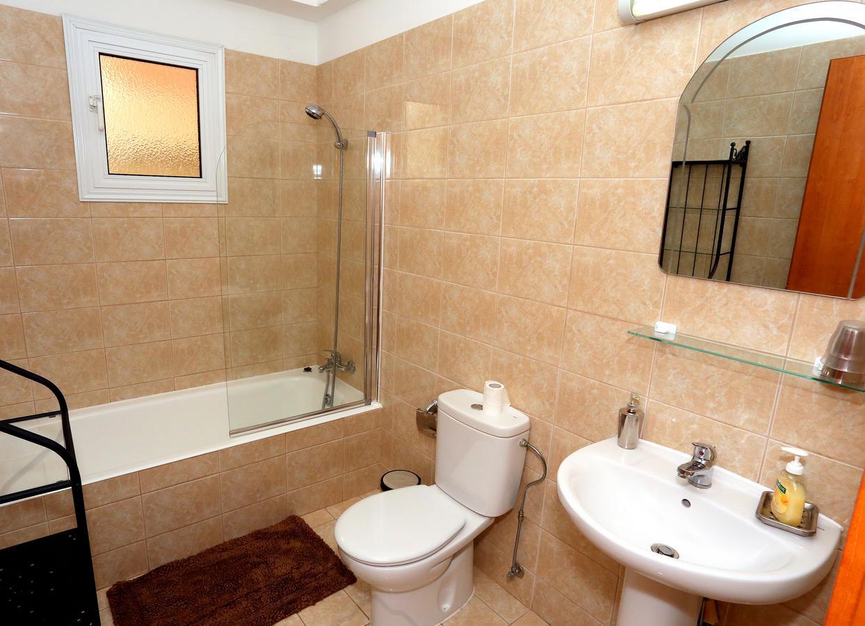 Penelope Court Apartment 102 ลาร์นาคา ภายนอก รูปภาพ