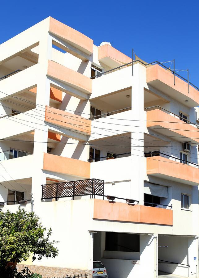 Penelope Court Apartment 102 ลาร์นาคา ภายนอก รูปภาพ